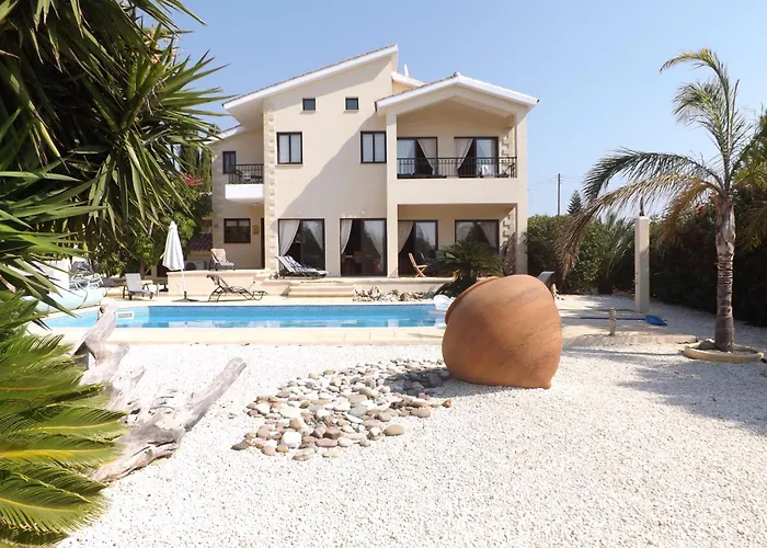 Private Heated Pool Sea Views- Sleeps6 Willa Pafos