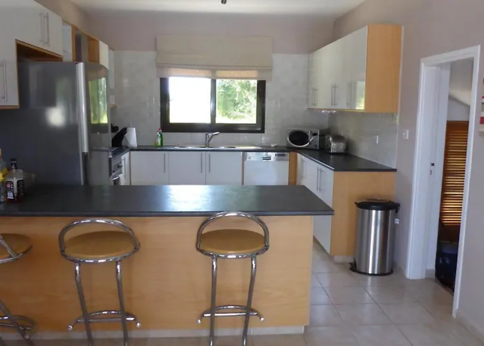 Private Heated Pool Sea Views- Sleeps6 Villa